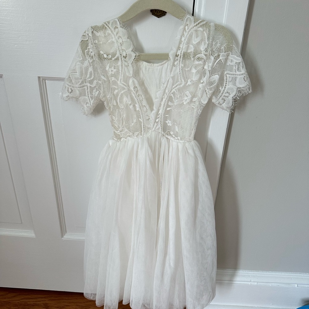 Charming White Lace Kids Formal Dress